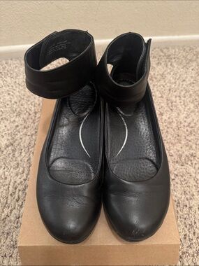 Women's Black Ankle-Strap Flats